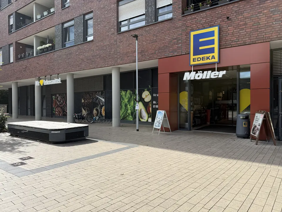 Eingang des EDEKA Möller im Sophie-Scholl-Quartier